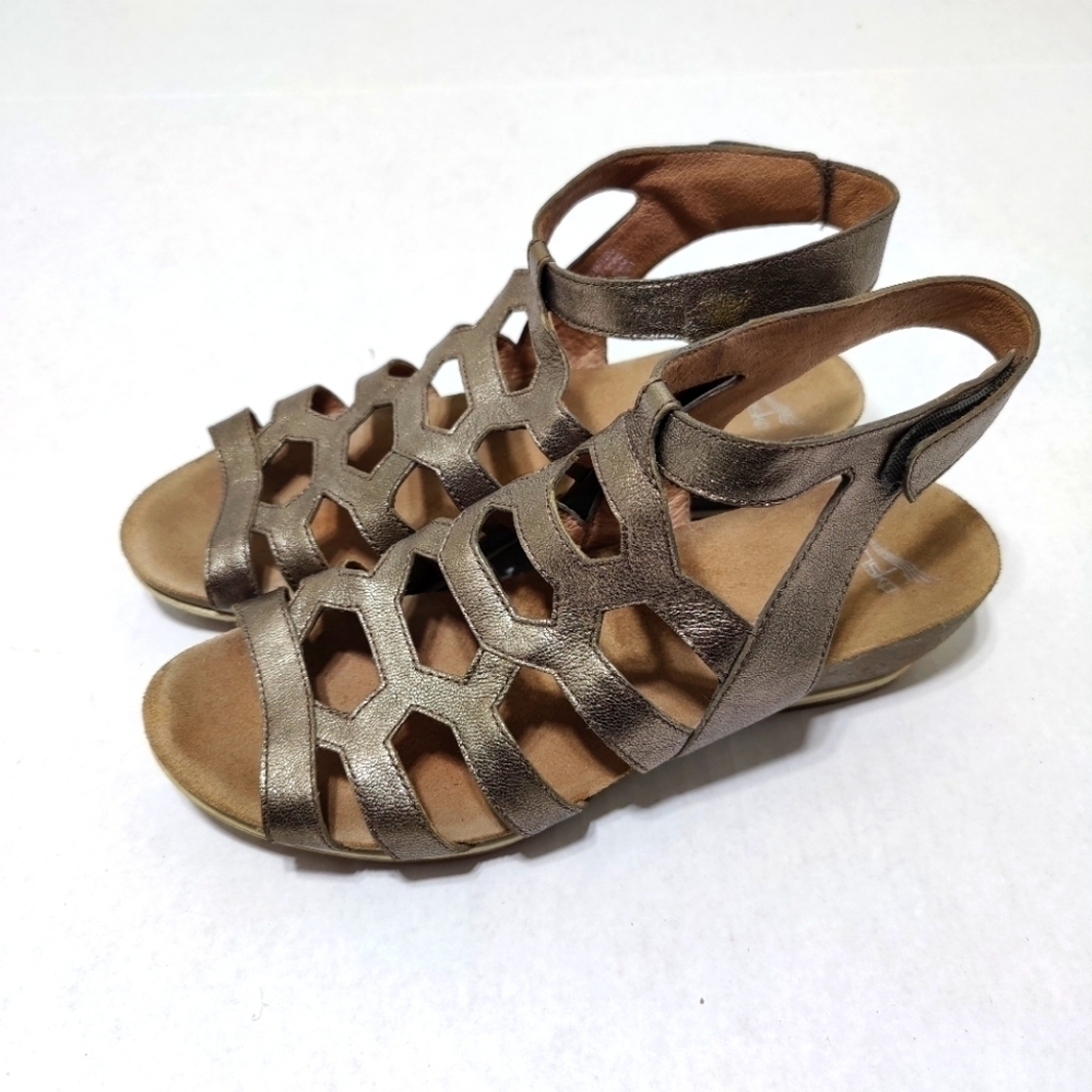 Dansko Selina Pewter Strappy Leather Sandals Women's Shoes Size 10
